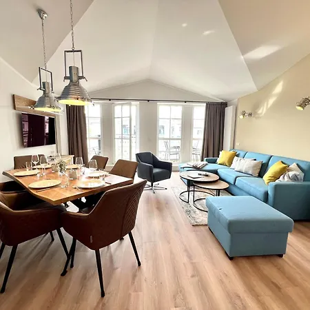 Apartment 522, Seepark