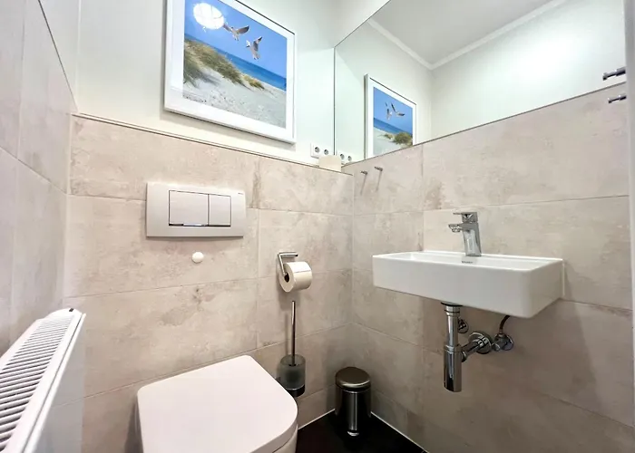 Apartment 522, Seepark *