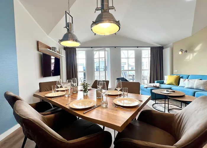 Apartment 522, Seepark *